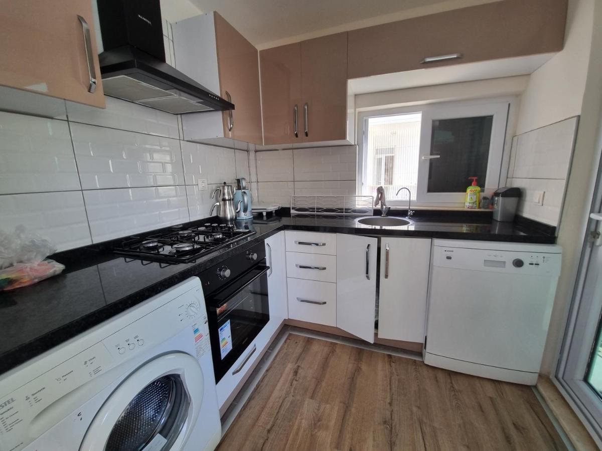 3 bedrooms with pool - Housity
