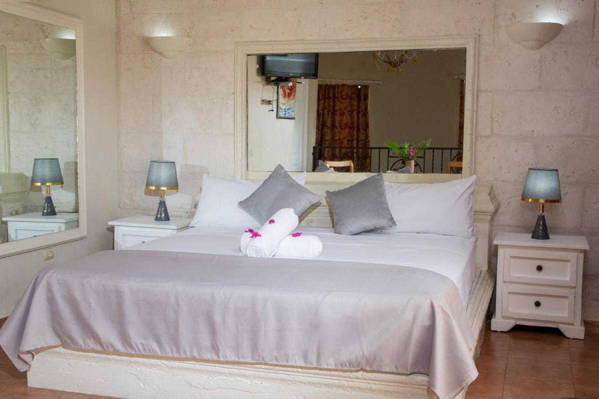 Aparthotel Castillo Real - Housity