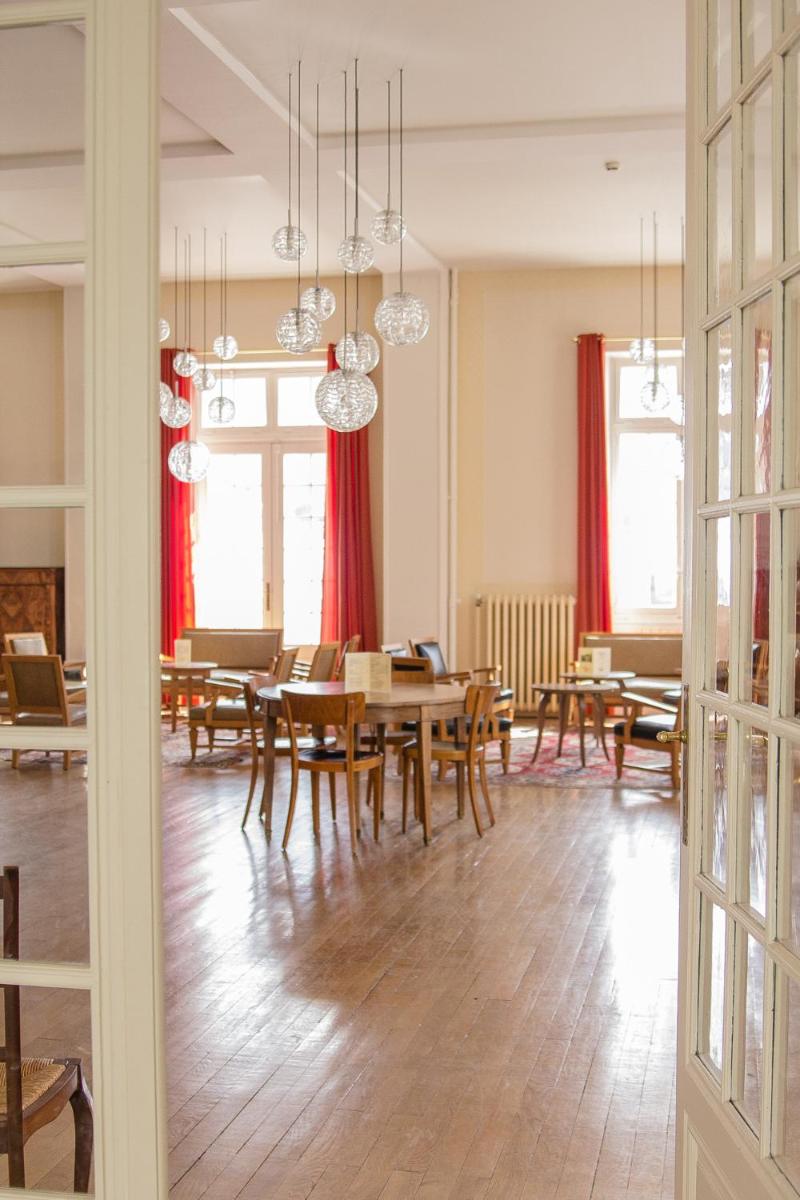 Coin salon dans l'établissement Best Western Grand Hotel de Paris & Spa