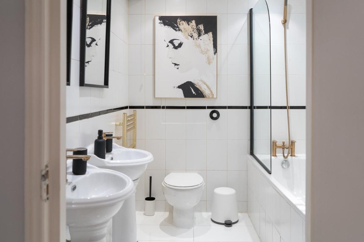 [Camden Luxury Flat] with Private Patio - Housity