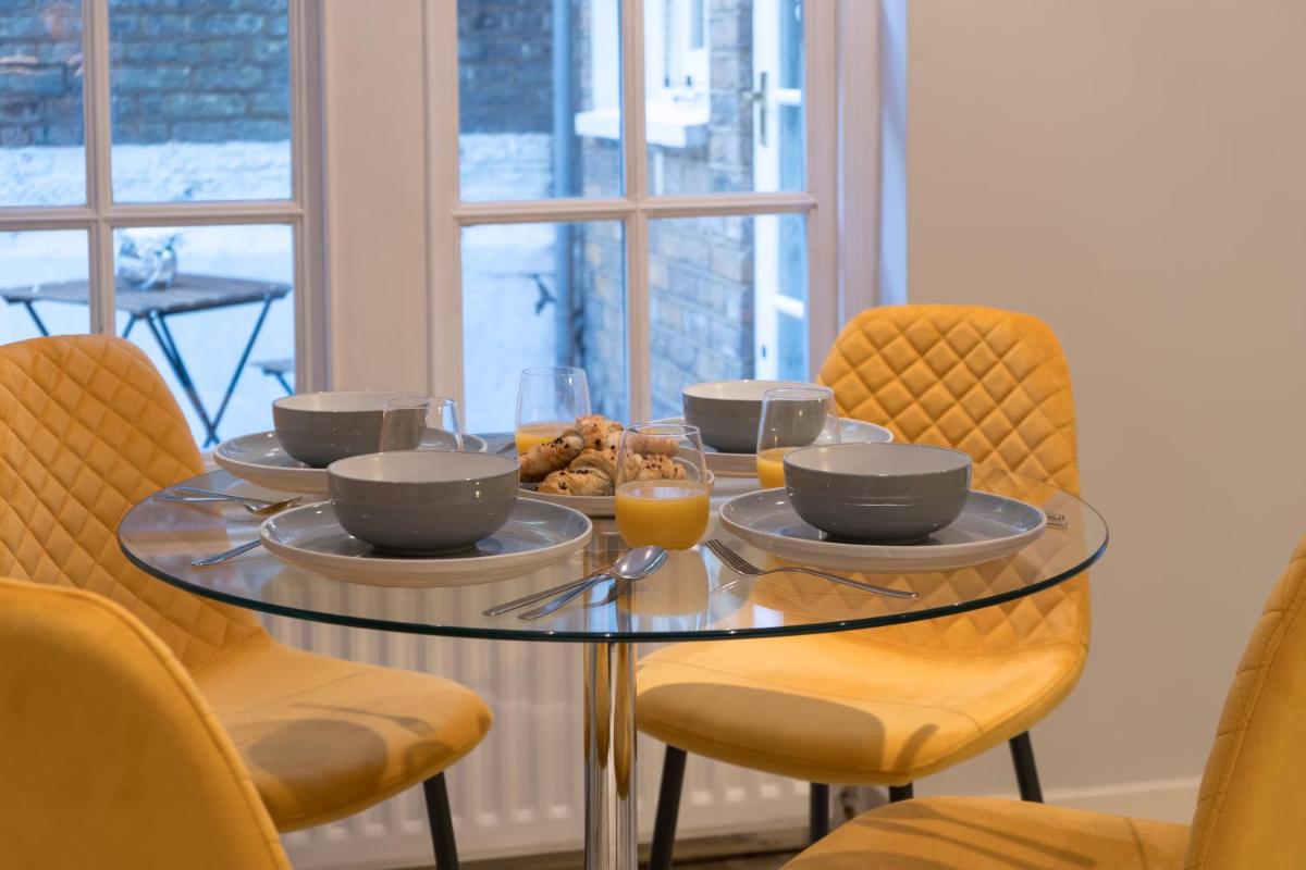 [Camden Luxury Flat] with Private Patio - Housity