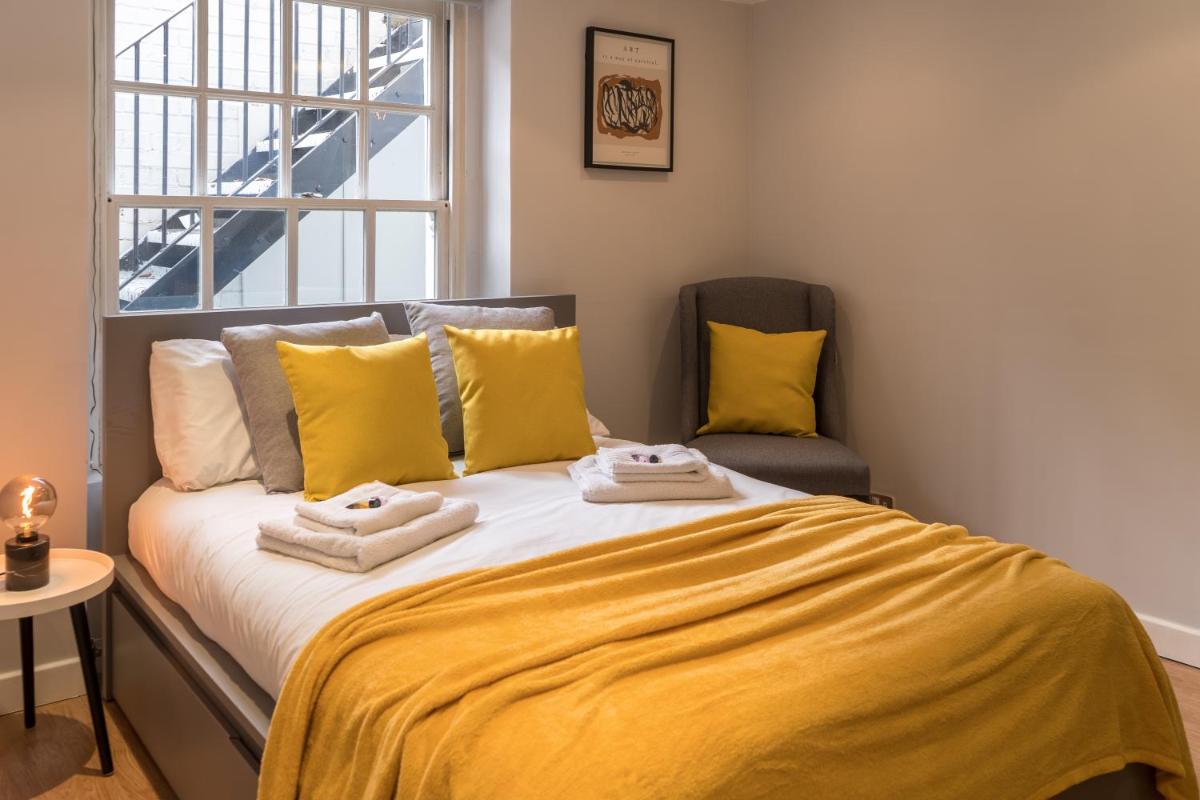 [Camden Luxury Flat] with Private Patio - Housity