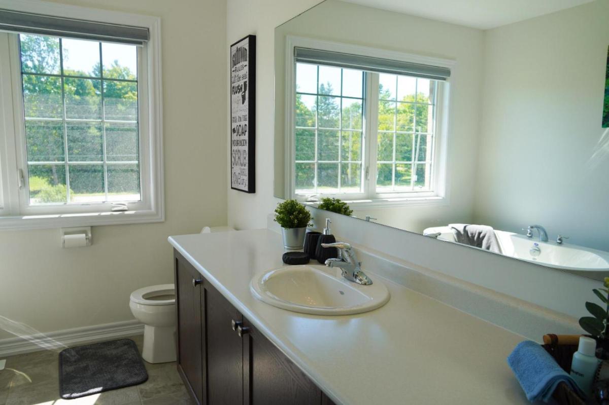 SRA Residences in Prince Edward County Carrying Place-QW - Housity