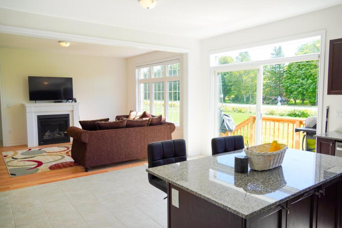 SRA Residences in Prince Edward County Carrying Place-QW - Housity