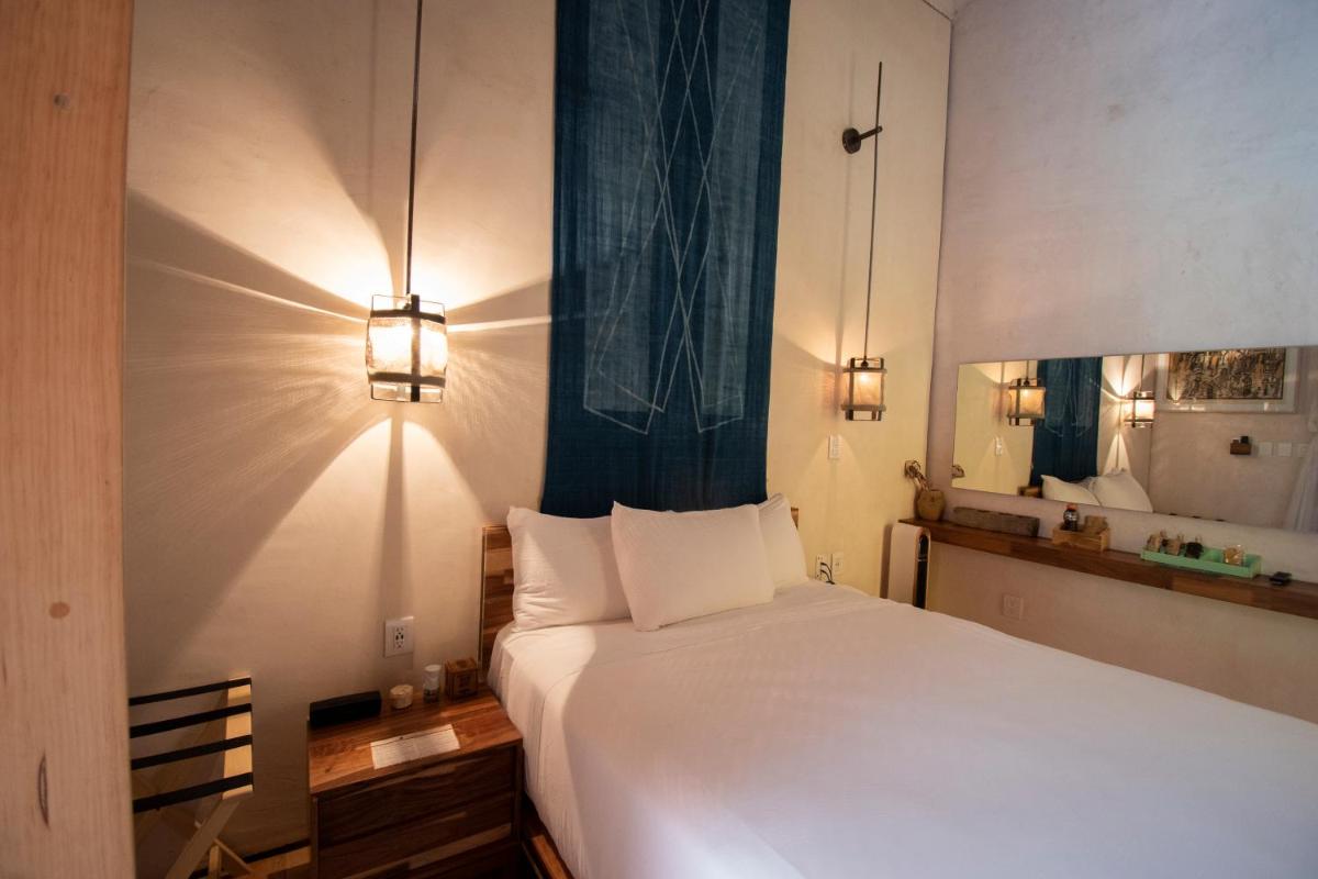 Hotel Los Amantes - Housity