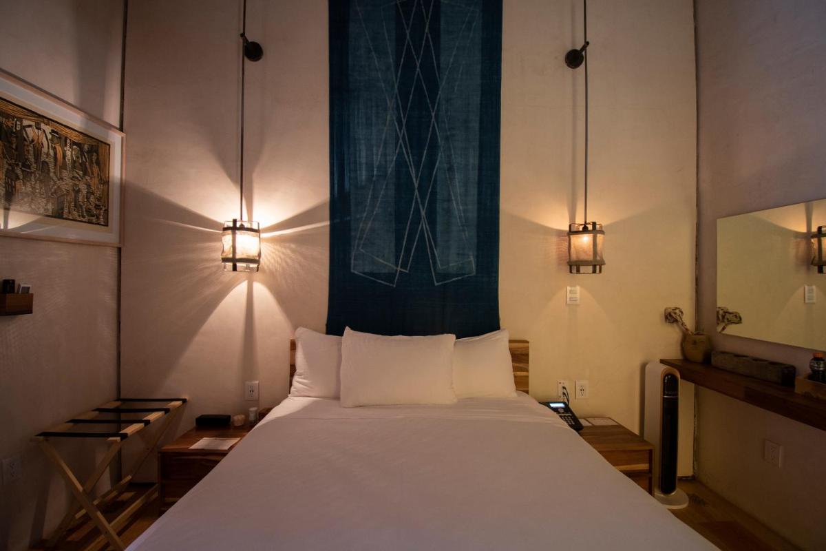 Hotel Los Amantes - Housity