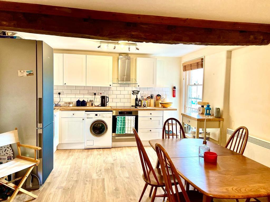 Charming 2 bed flat market square in Oxfordshire - Housity