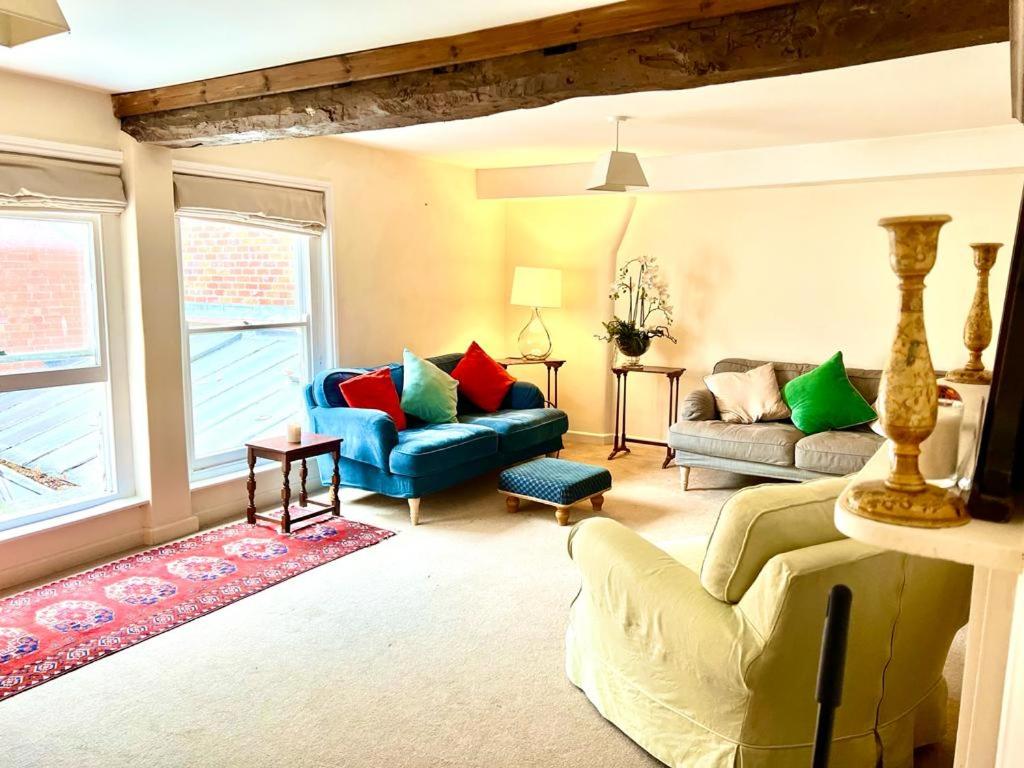 Charming 2 bed flat market square in Oxfordshire - Housity