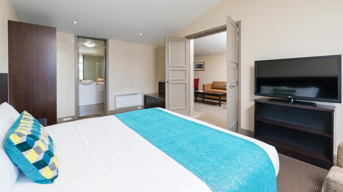 Copthorne Hotel & Resort Lakefront Queenstown - Housity