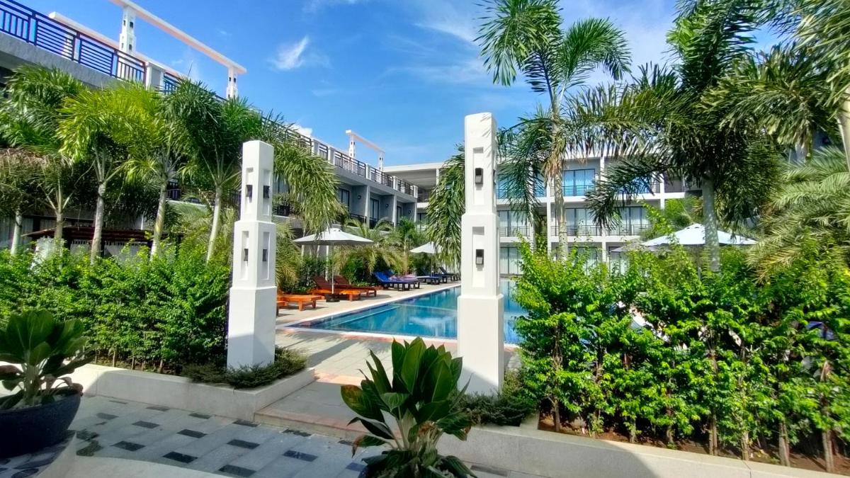 Golden Crab Boutique - Housity