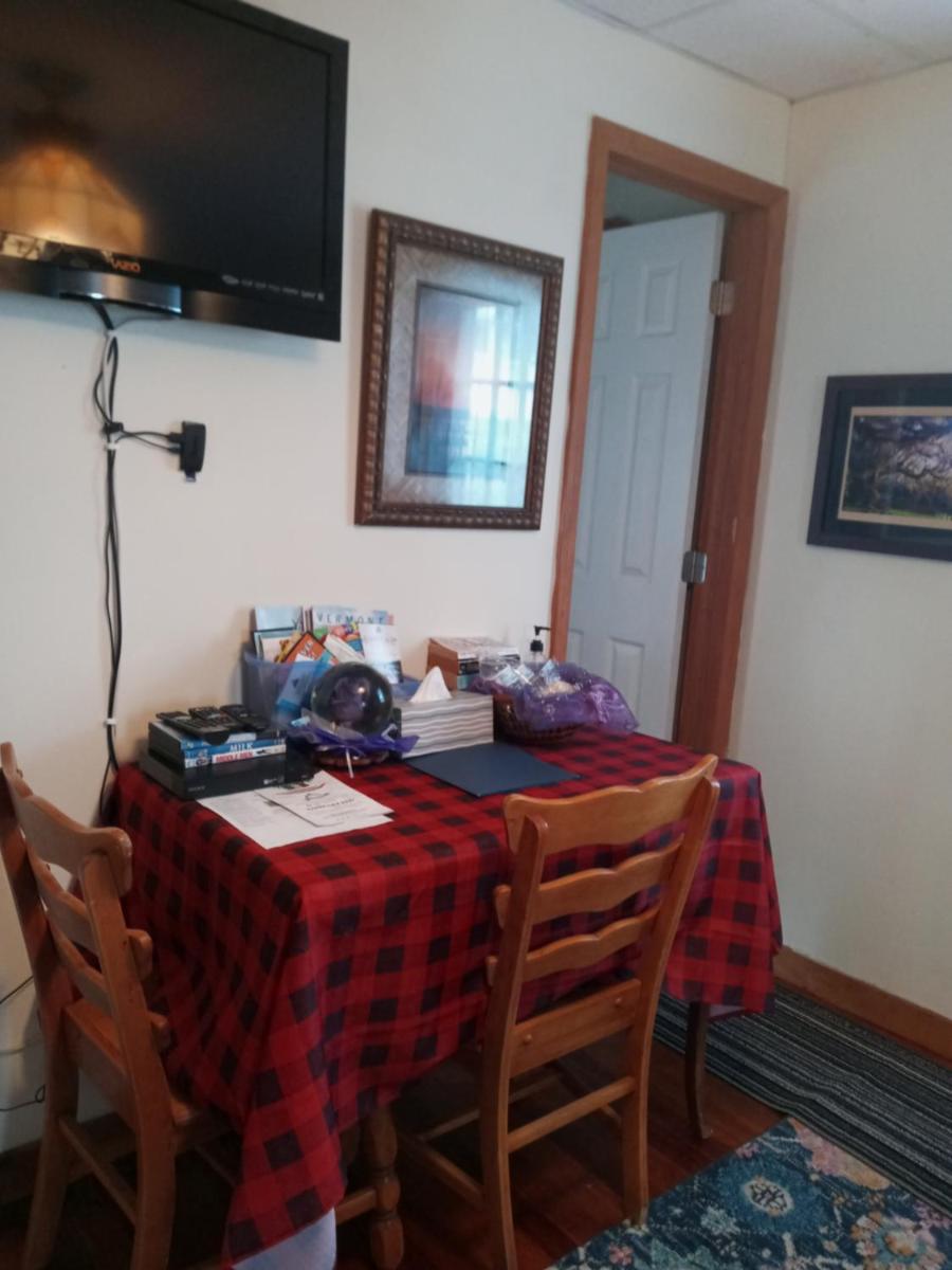 Studio Apartment in Lake George Area. Near Vermont - Housity