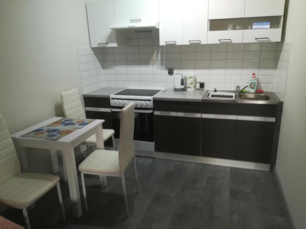 Viktoria - Housity
