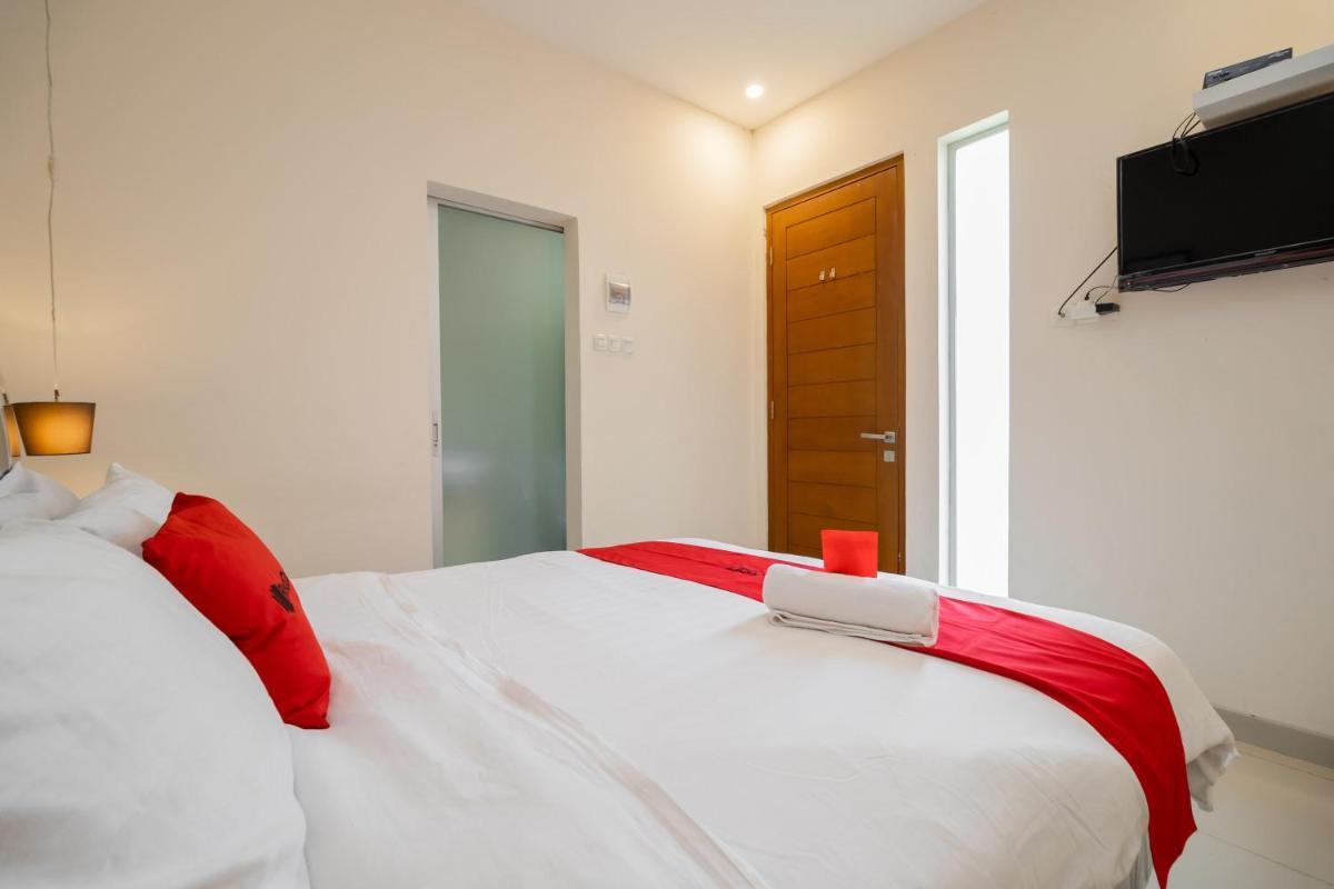 RedDoorz near Transmart Kalimalang - Hizvo