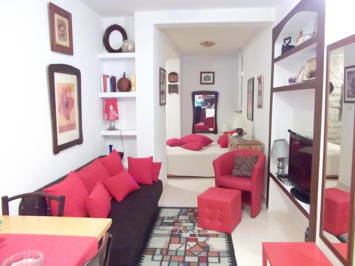 Apartments by the sea Blace, Neretva Delta - Usce Neretve - 16068 - Housity