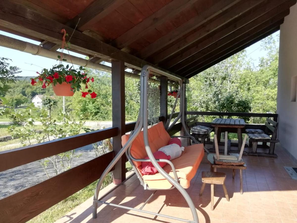 Apartments with a parking space Ostarski Stanovi, Plitvice - 16071 - Housity