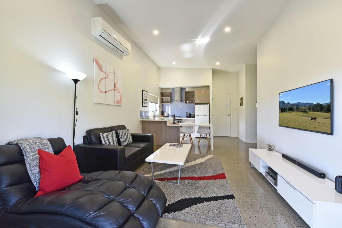 Ironbark Hill Villa 4 Novato - Housity