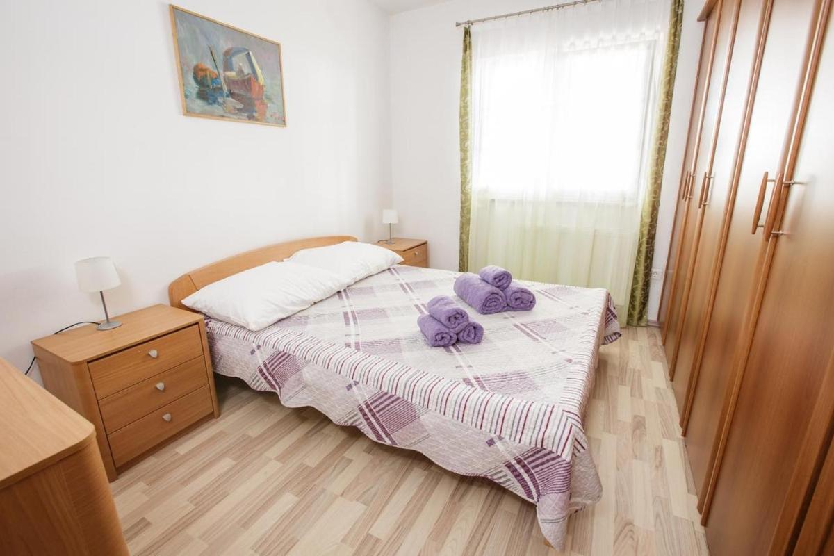 Holiday house with a swimming pool Smrika, Kraljevica - 16050 - Housity
