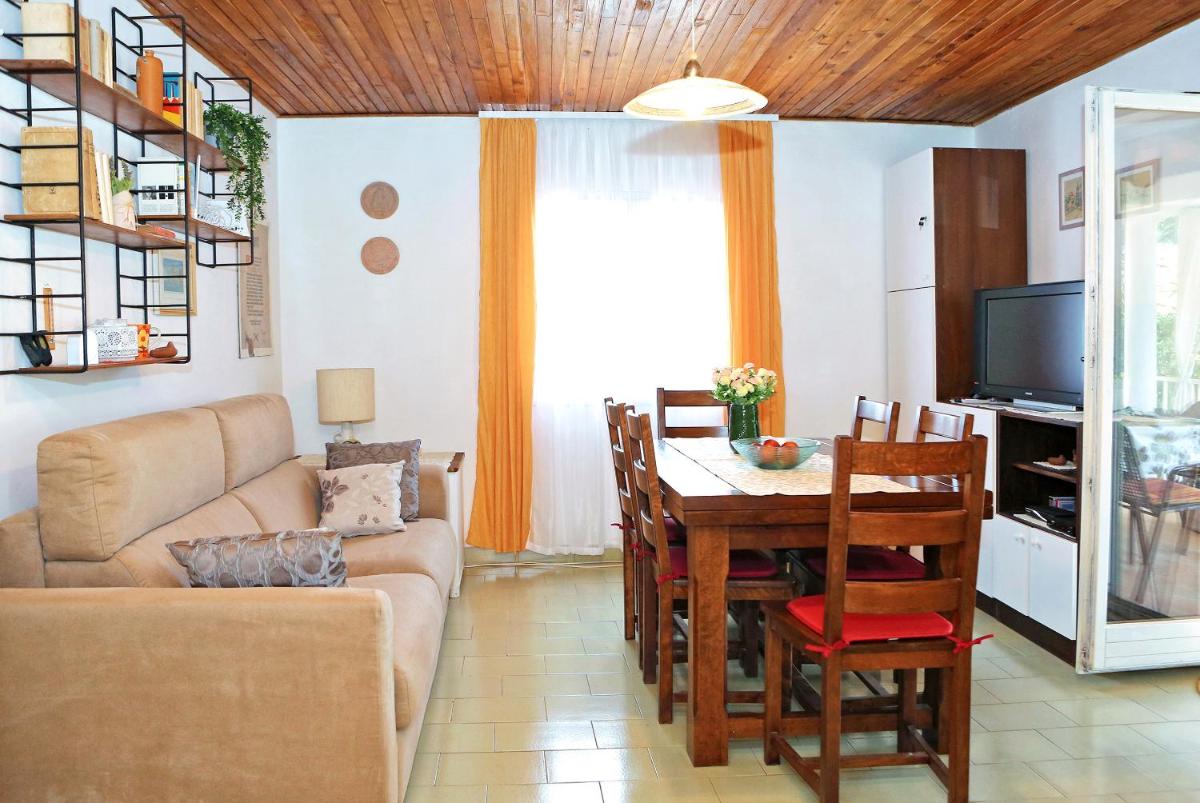 Seaside holiday house Sali, Dugi otok - 16128 - Housity
