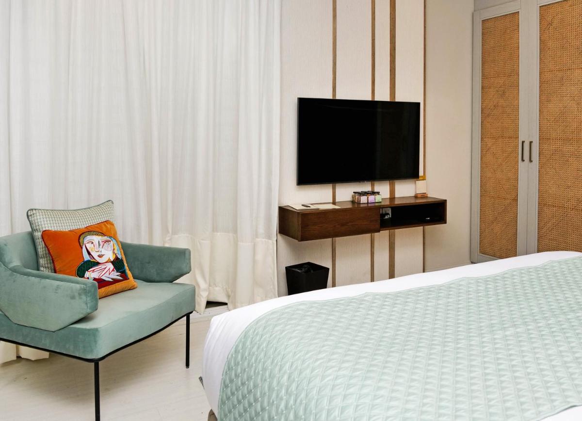 Ambiance Boutique Art Hotel Karachi - Hizvo