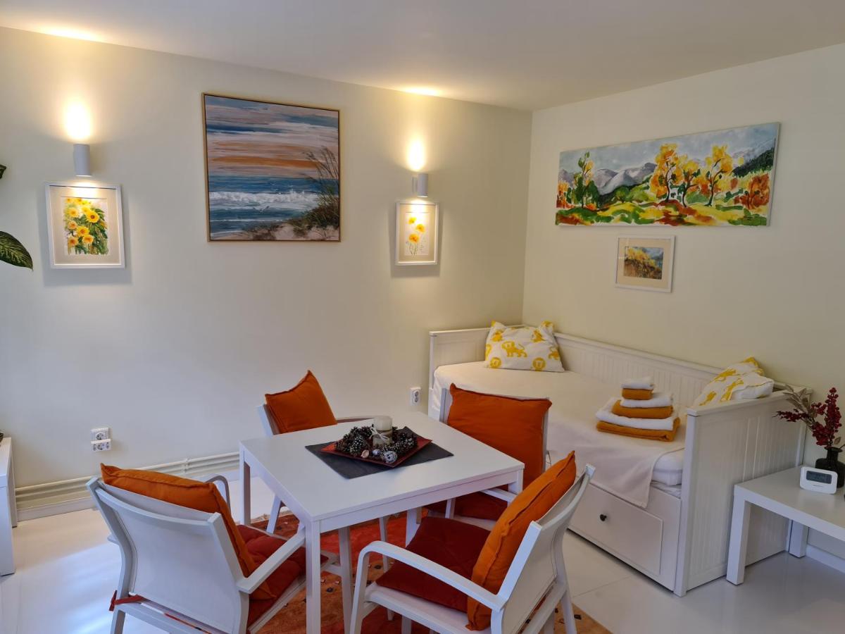 Apartamentul ALB - Housity