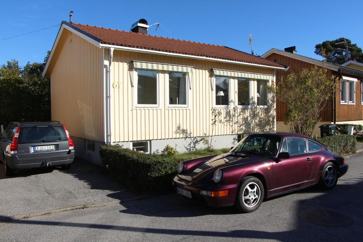 Tallkrogen Romantic House - Upper or Lower Apartment - Housity