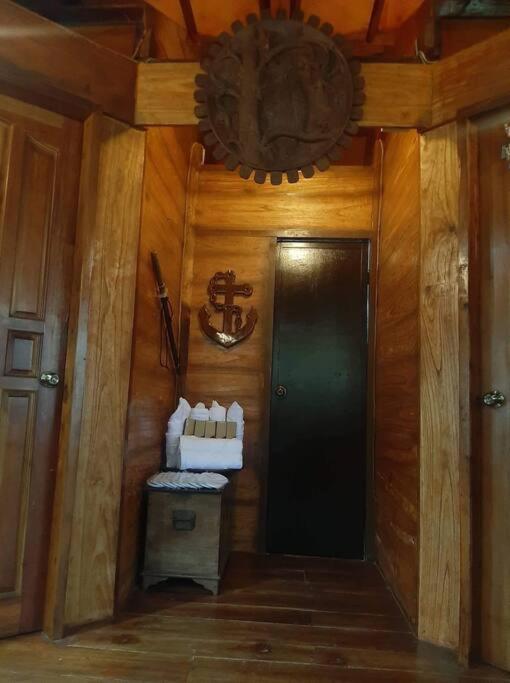 Log Cabin with Sea & Mountain view in Resort - Housity