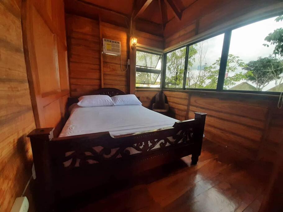 Log Cabin with Sea & Mountain view in Resort - Housity