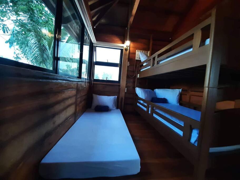 Log Cabin with Sea & Mountain view in Resort - Housity