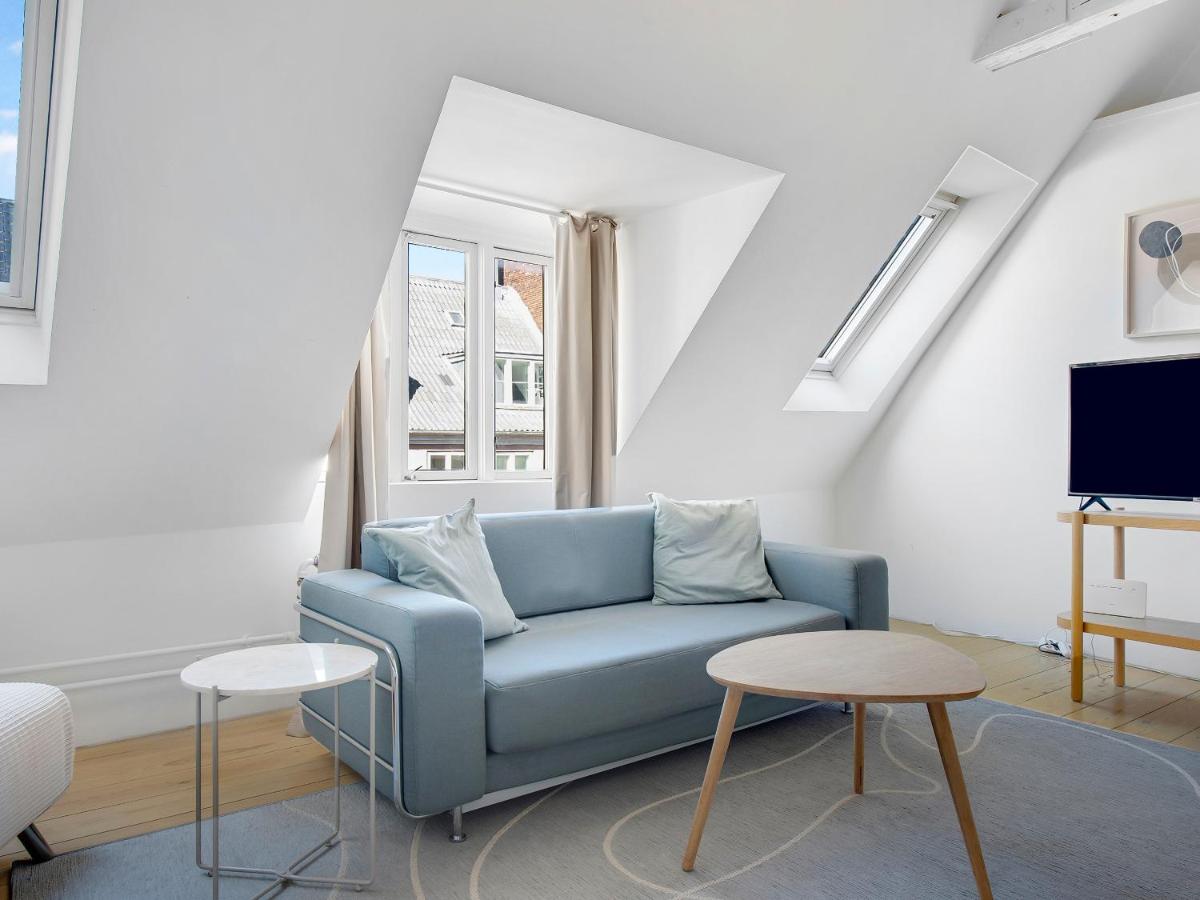 Sanders Main - Endearing Two-Bedroom Duplex Apartment Next to Magical Nyhavn - Housity