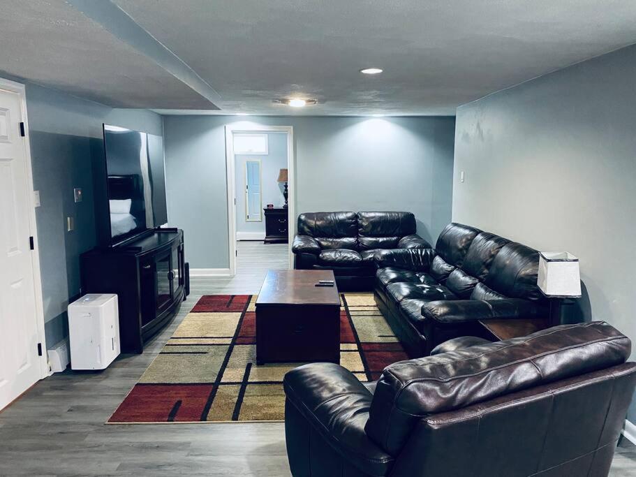 Cozy 1 Bedroom Apartment - Housity