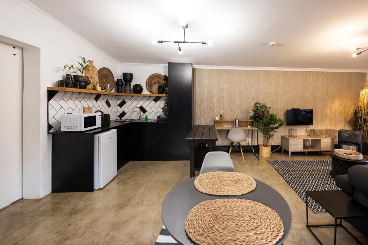 Fever Tree Guesthouse - Hizvo