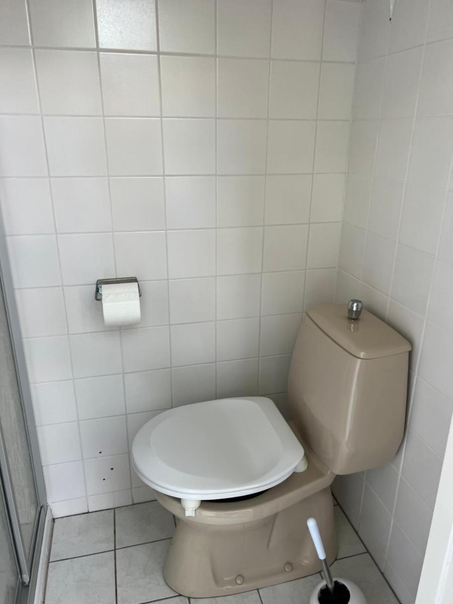 Stacaravan 85 Recreatiepark De Tien Heugten. - Housity