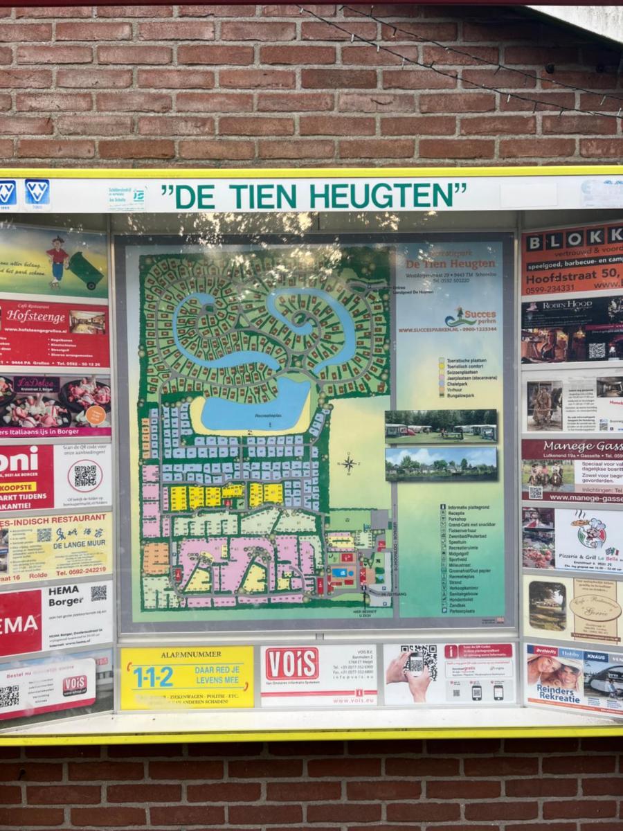 Stacaravan 85 Recreatiepark De Tien Heugten. - Housity
