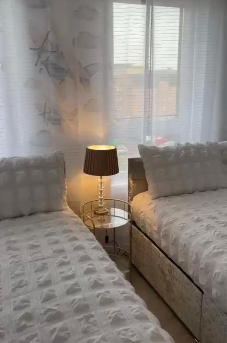 Flat On The Shore - Housity
