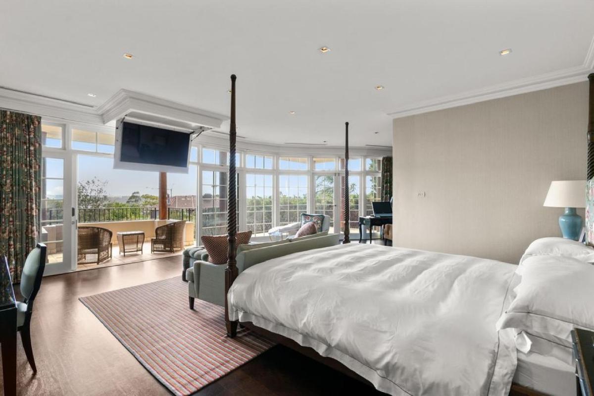 Blending classical grandeur and modern luxury - Housity