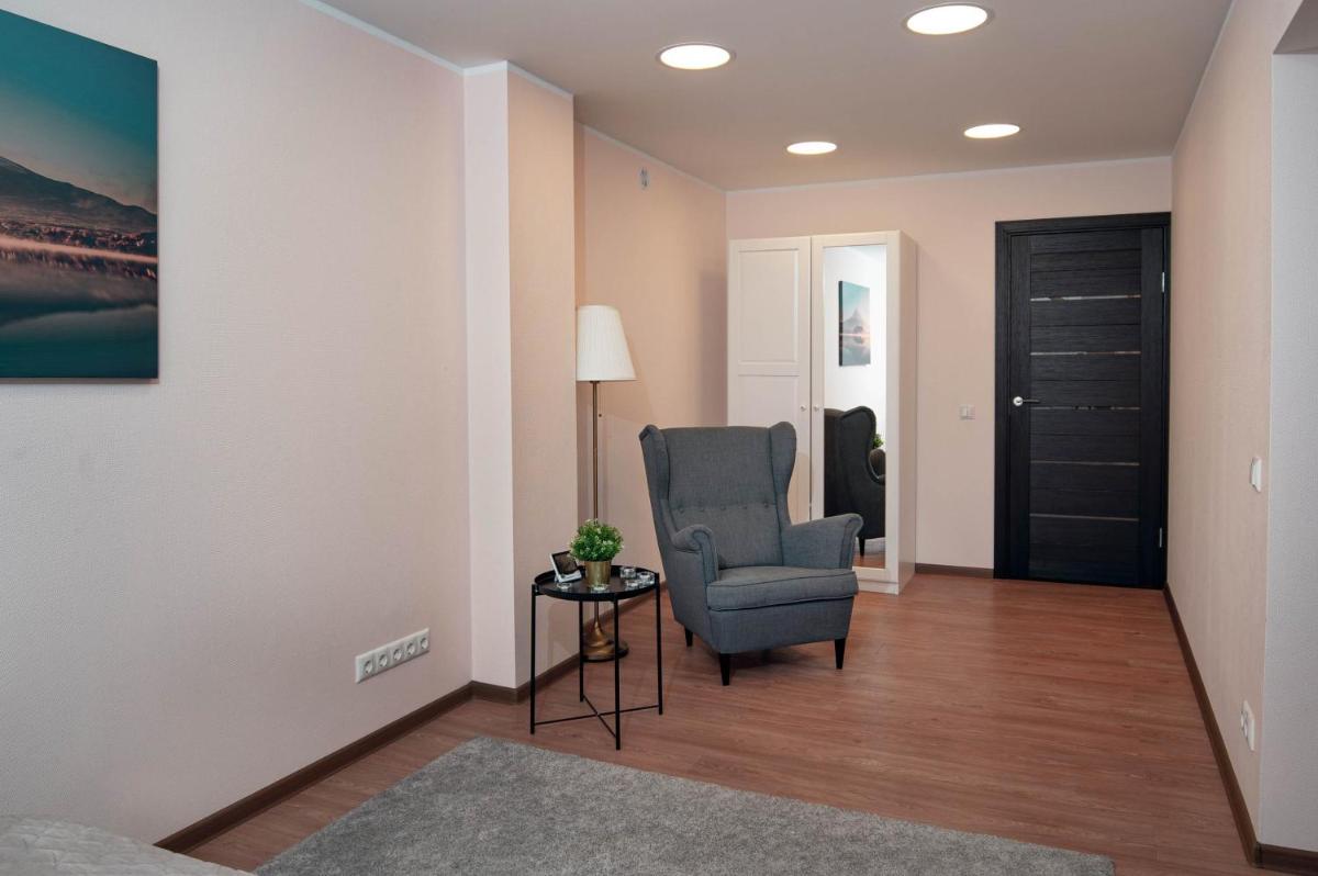 Crown Apartment - Housity