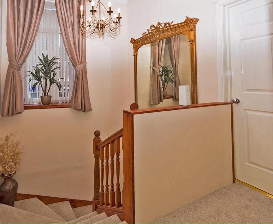 Executive Home for Business or Family use - Housity