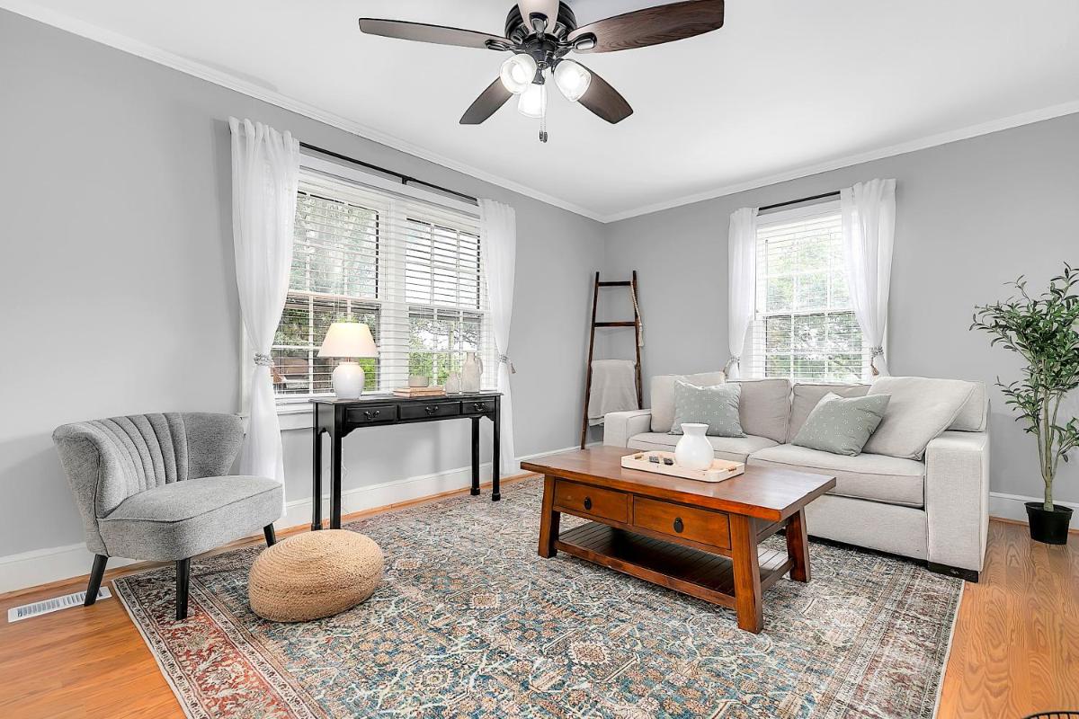 GoodKarma Rentals Amys Place Walk to Marietta Square and 1mile to Interstate! - Housity