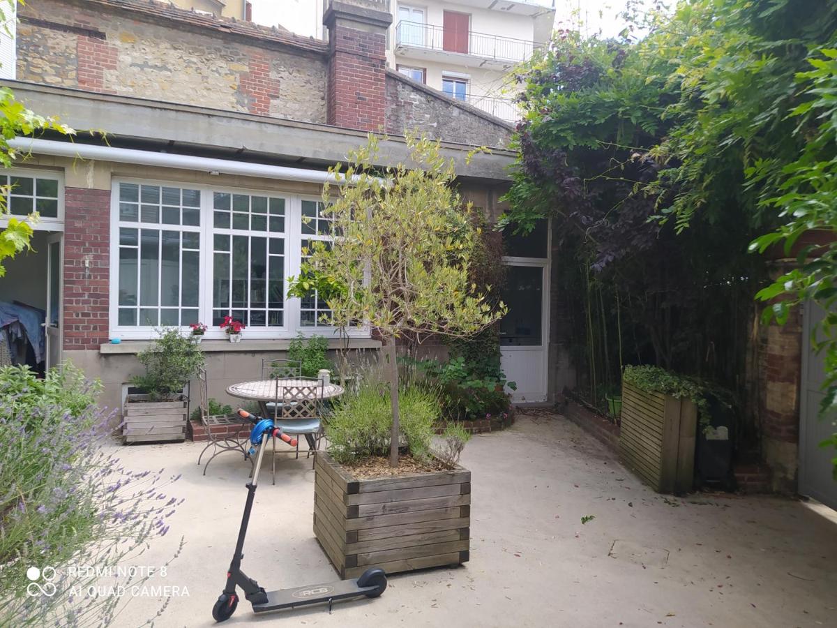 Maison de maître, un coin de verdure en hyper centre - Housity