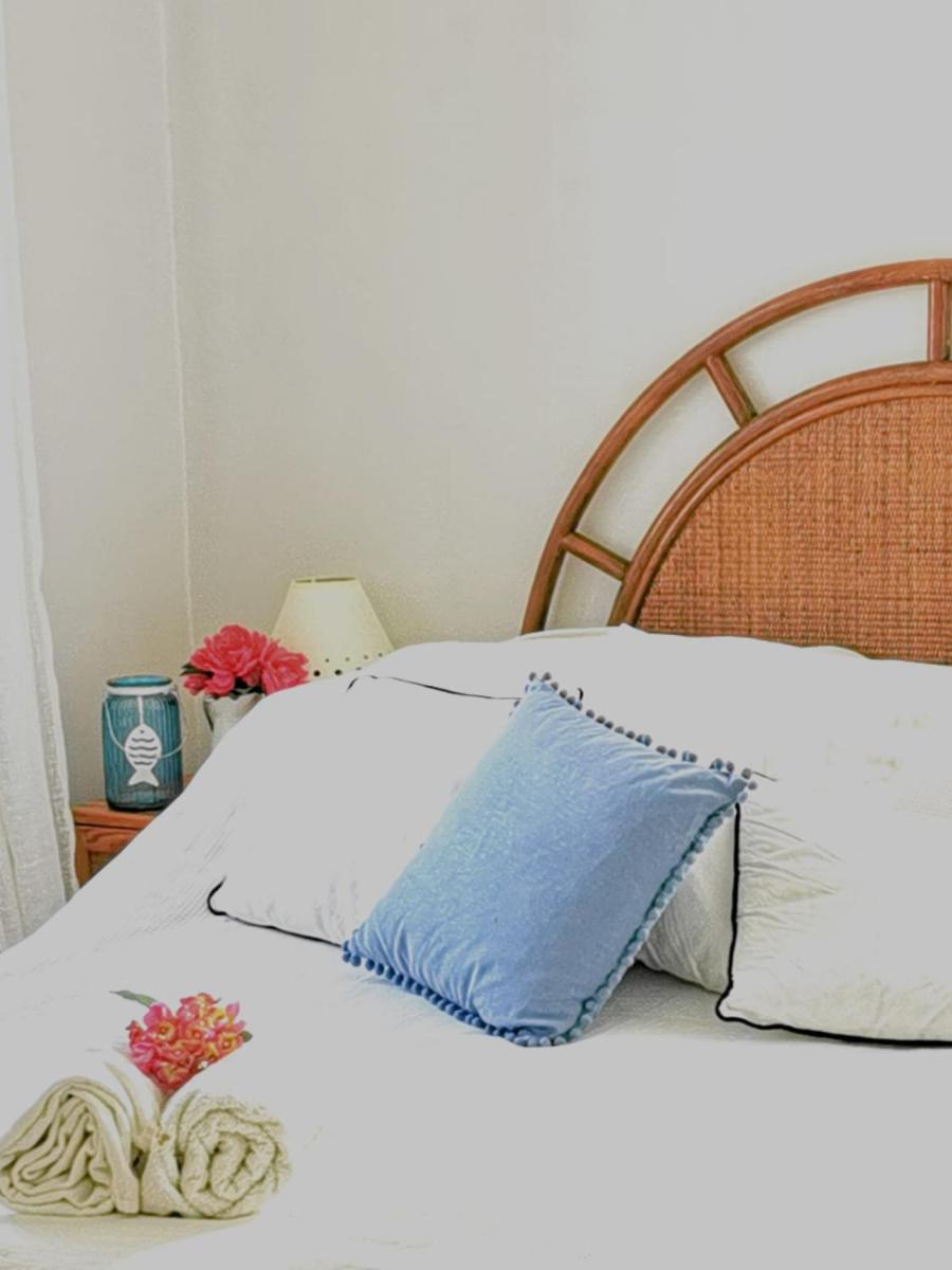 Monicas Amazing Sea view and Pool-view Apt - Housity