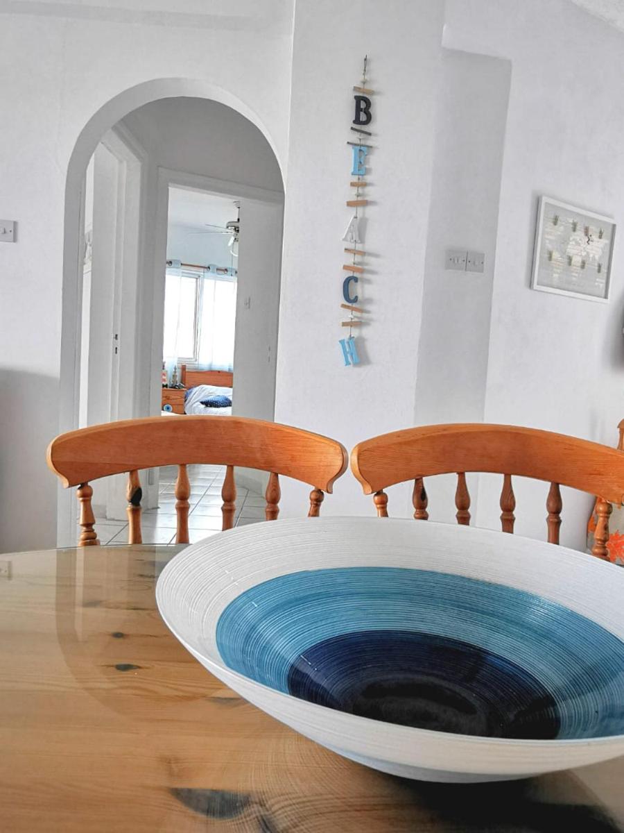 Monicas Amazing Sea view and Pool-view Apt - Housity