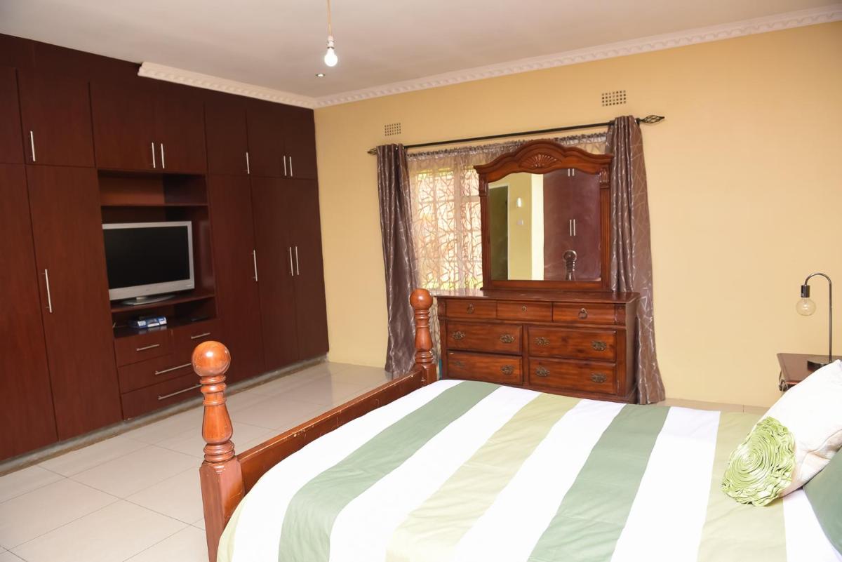AZB Cozy Homes. Elegant 4 bedroom home in Area 49, Lilongwe - Housity