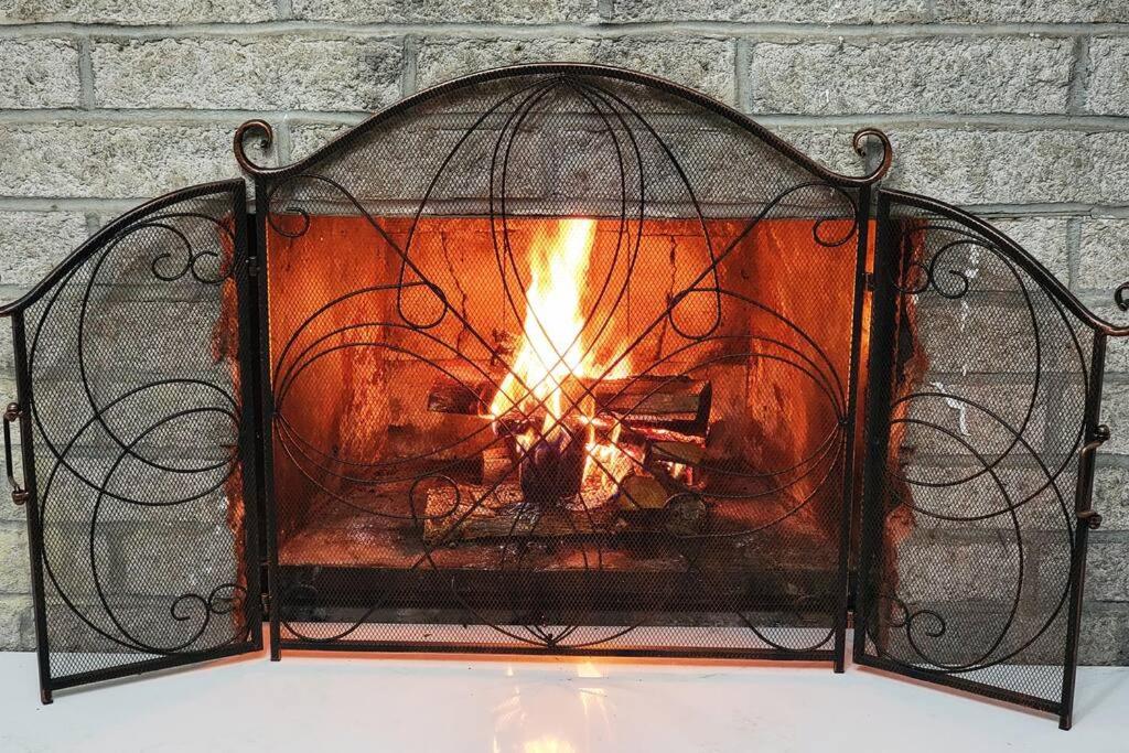 NEW! Hurleyville Upstate NY - your Catskills getaway with hot tub, sauna and firepit! - Housity