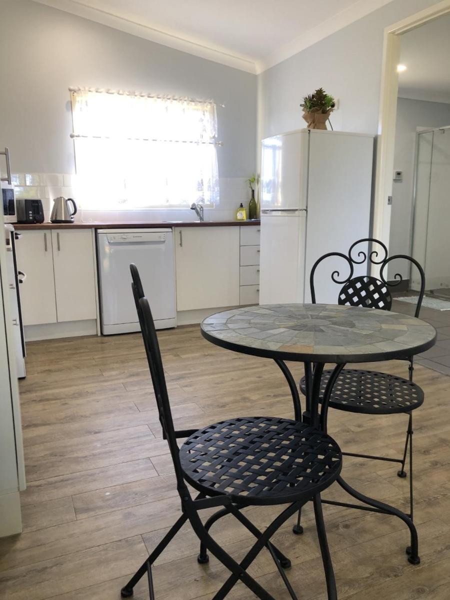 Cosy Country Stay - Housity