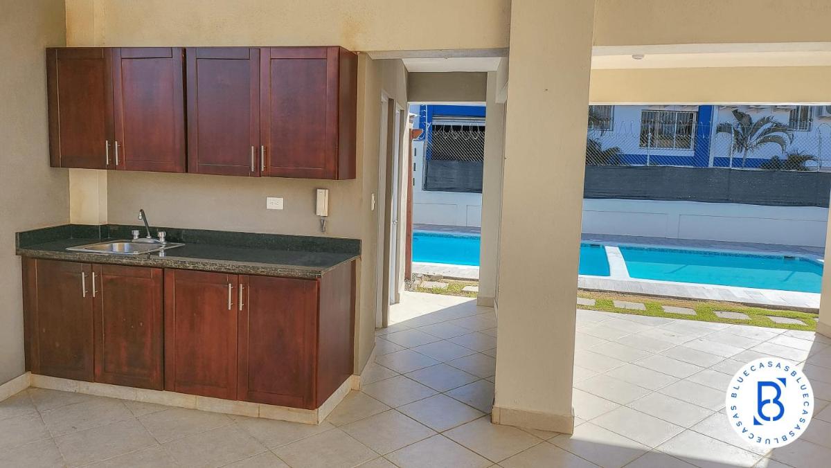 Entire Stylish House w solid Wi-Fi 2BR pool AC - Housity