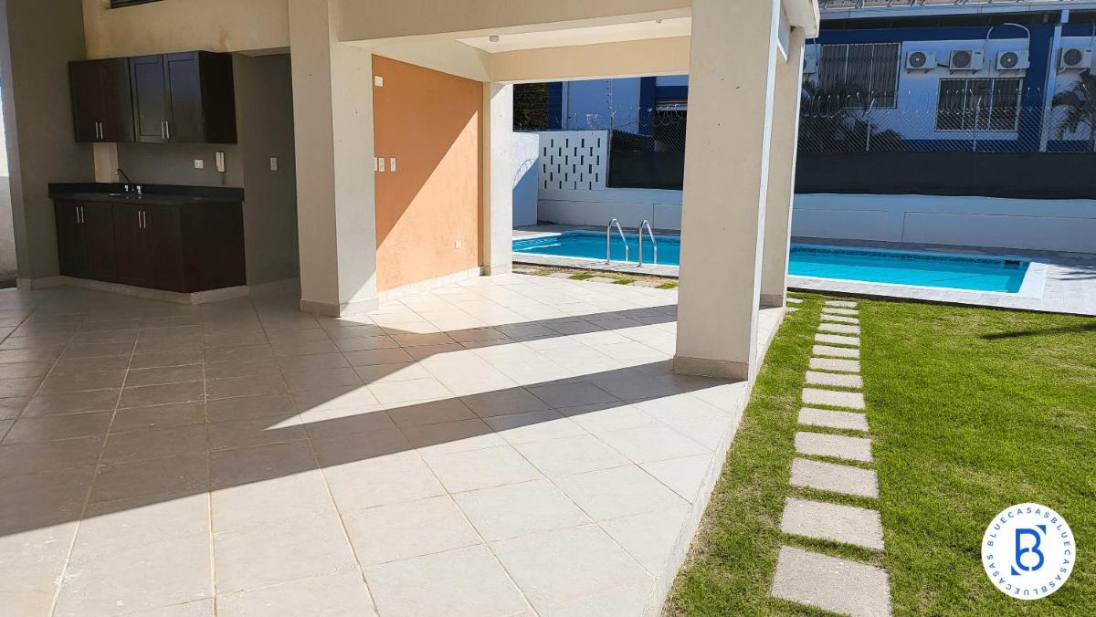 Entire Stylish House w solid Wi-Fi 2BR pool AC - Housity