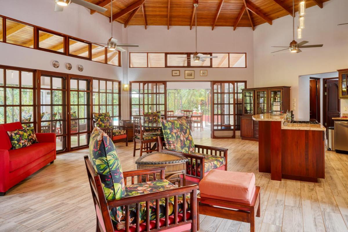 Casa Las Palmas - Housity