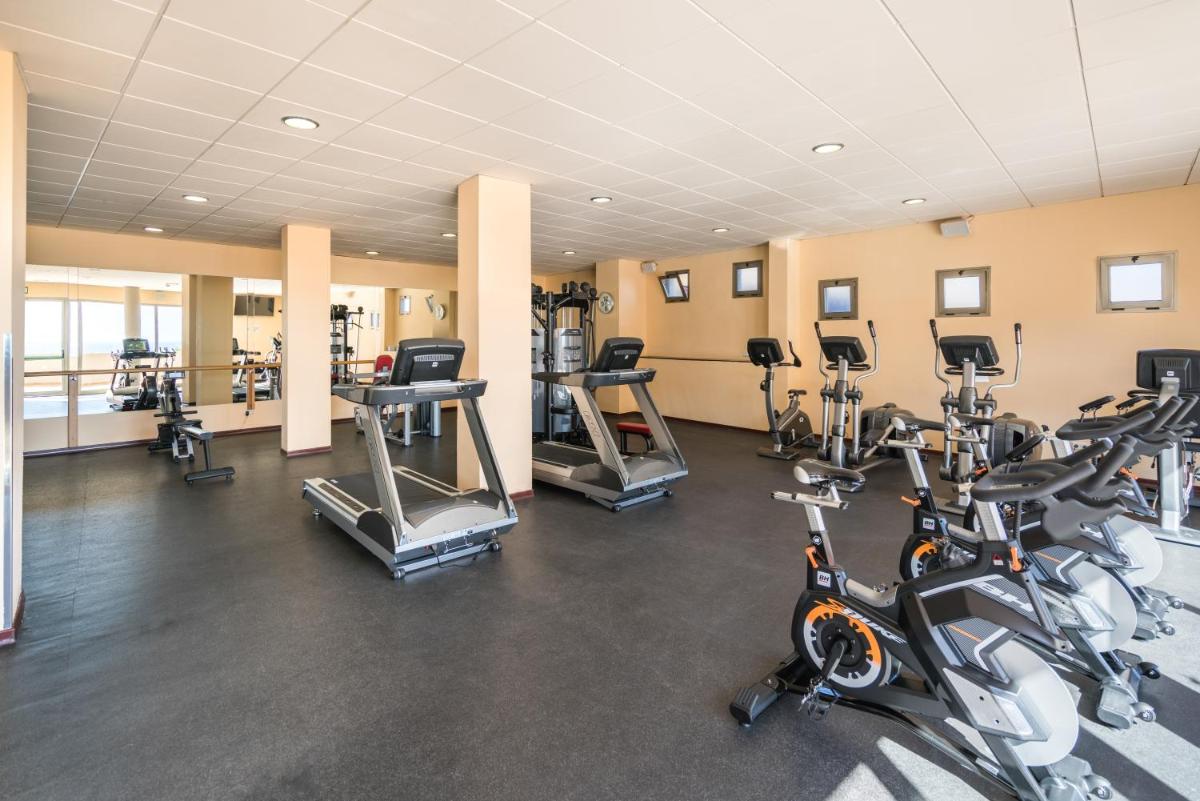 Gimnasio o instalaciones de fitness de Iberostar Waves Gaviotas Park