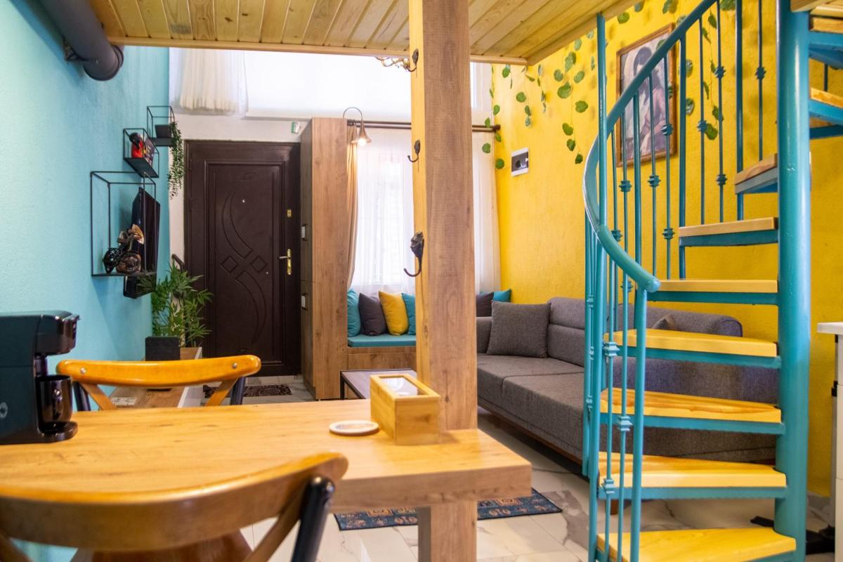 Studio Flat in Alsancak - Housity