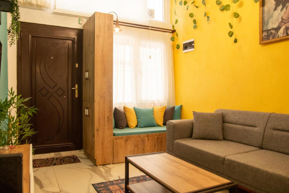 Studio Flat in Alsancak - Housity